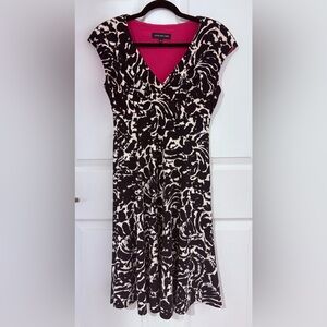 Jones New York Black White Floral V-Neck Dress Size 4 Fit & Flare